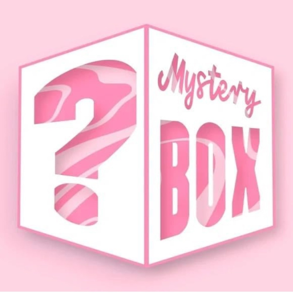 MYSTERY MAKEUP BUNDLE